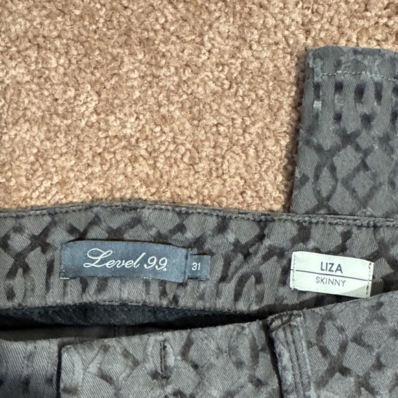 Cute Level 99 Liza Skinny Taupe Patterned Jeans EUC - Picture 2 of 9